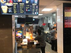 -麦当劳(固安新昌街店)