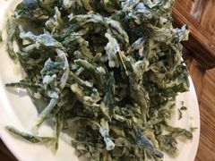 炸花椒芽-荣德灶台鱼(圣泉寺店)