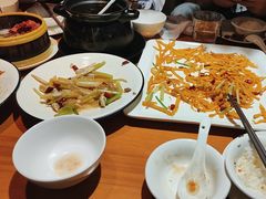 -莲餐厅·湖北菜·潜江小龙虾店(愚园路店)