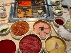 -海底捞火锅鲜切牛肉主题店(长寿路店)