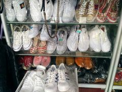 -京伟修鞋洗鞋奢侈品皮具护理店