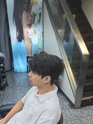 -藤野造型专业烫染接发