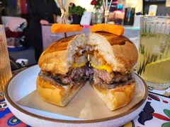 -LESCEDARS Brasserie Bistro香柏树