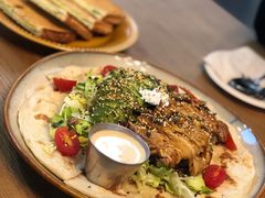 照烧鸡肉配牛油果拉法沙拉-HELLO 27 意面·沙拉·帕尼尼