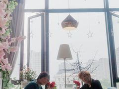靠窗位-荣耀.西式融合餐厅(留云湖店)