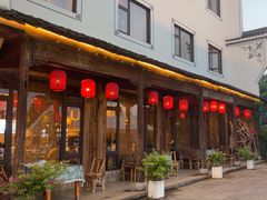 -头上红煨盐鸡乡村食府