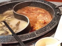 -八次方巴乡石锅鱼·金海湖水库活鱼(谷丰东路店)