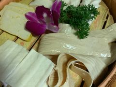 -滇釜火锅·能喝汤的火锅(车公庄店)