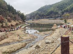 -梅岭月亮湾山体公园