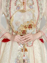 点击看大图 -艾拉·女王婚纱礼服馆