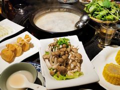-大匠工房古船木艺术餐厅·猪肚鸡专门店(长白仙岛店)