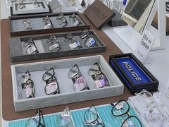 -视野联行眼镜·蔡司·尼康战略合作店(城西银泰店)