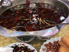 -乡土特色.冷锅鱼.牦牛肉汤锅