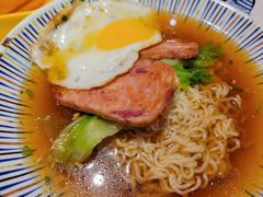 餐肉煎蛋出前一丁-龙记香港茶餐厅(久光百货店)