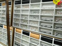 -视野联行眼镜·蔡司授权店(长白万象汇店)