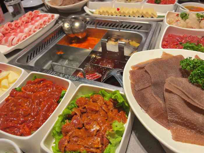 海底捞火锅(momopark店)-"[薄荷]环境:下雨天和火锅配吗?一般般吧.