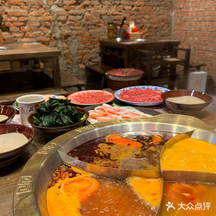 周末和朋友聚会选了这家火锅店,体验感超赞!