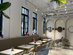 -Fridi Patisserie Cafe