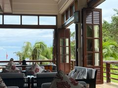 -亚龙湾喜来登·美景台大堂吧