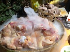 -洪氏嗨捞·广东猪肚鸡·椰子鸡火锅(西咸万象城店)