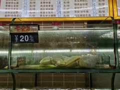 面包甜点陈列柜-覃记海鲜美食餐厅