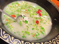 招牌带皮羊肉锅-茸梅路右拐龙虾-农家菜(松江店)