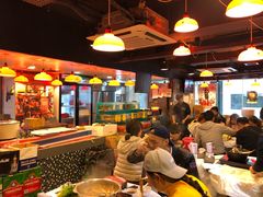大堂-鲜入围煮花胶鸡海鲜火锅