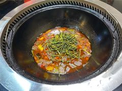 -锅来乐地锅鸡(安亭店)