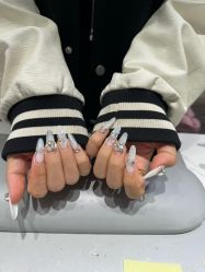 -丽心自助美甲美睫