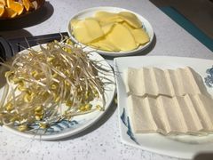 -贵府酸汤牛肉火锅·贵州老字号(飞山街店)