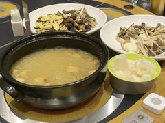 -黔蘑菇四季餐厅(观山湖店)