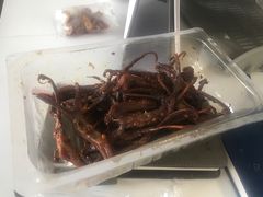 -周黑鸭(地铁香港路站店)