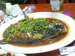 四明湖鱼头-品雅轩农家乐