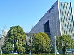 东门对面美术馆-湖北省博物馆