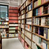 成都新店 大学路上塑封可拆的书店 “读本屋”