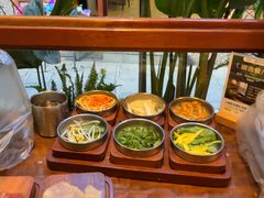 -银米·云南传统过桥米线(双廊黑金冠店)