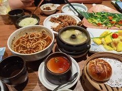 -云海肴·汽锅鸡·云南菜(天山百盛优客店)