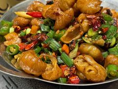 -阿瓦山寨·湘菜现炒·剁椒鱼头王(咸阳总店)