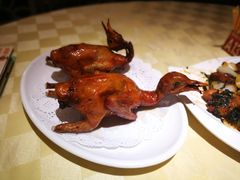 招牌烤乳鸽-石岐佬中山菜馆(张溪店)