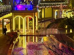 -茅草房·河畔园林火锅