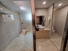 -维也纳酒店(深圳国际会展中心沙井上南店)