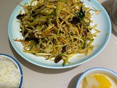 -老码头黑皮肘子锅包肉(赣水路店)