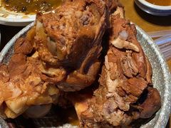 大小不一的烀棒骨-95号酱骨·一块豆腐(展春园西路店)
