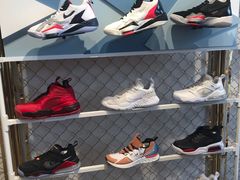 -NIKE KICKS LOUNGE体验店(北京新中关店)