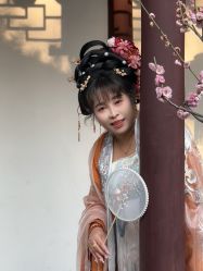 -一揽芳华汉服旗袍体验馆(拙政园店)