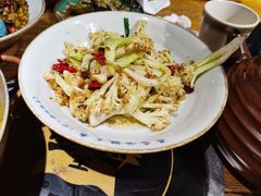 土司酒大碗花菜-吃饭皇帝大土家民族菜(正大广场店)