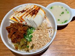 得胜桥豆花米线-云海肴·汽锅鸡·云南菜(高德置地店)