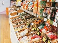 零售区-来伊份(我格广场武宁路店)