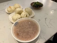 青菜香菇包-李与白包子铺(桐梓林店)