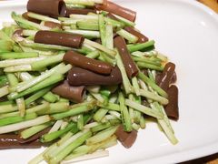 韭菜炒海肠-船歌·鱼水饺青岛菜(闽江二路店)